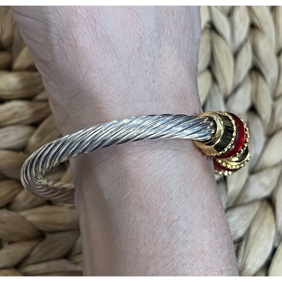 BEAUTIFUL HEAVY SILVER TWISTED METAL RED CATS EYE ACCENT OPEN END CUFF BRACELET - Picture 2 of 6